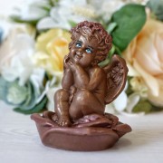 Шоколадная фигурка «Ангел на розе» (9 см, 130 гр.)